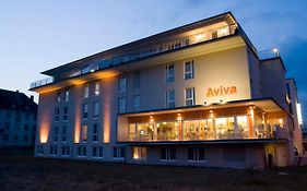 Aviva 3*